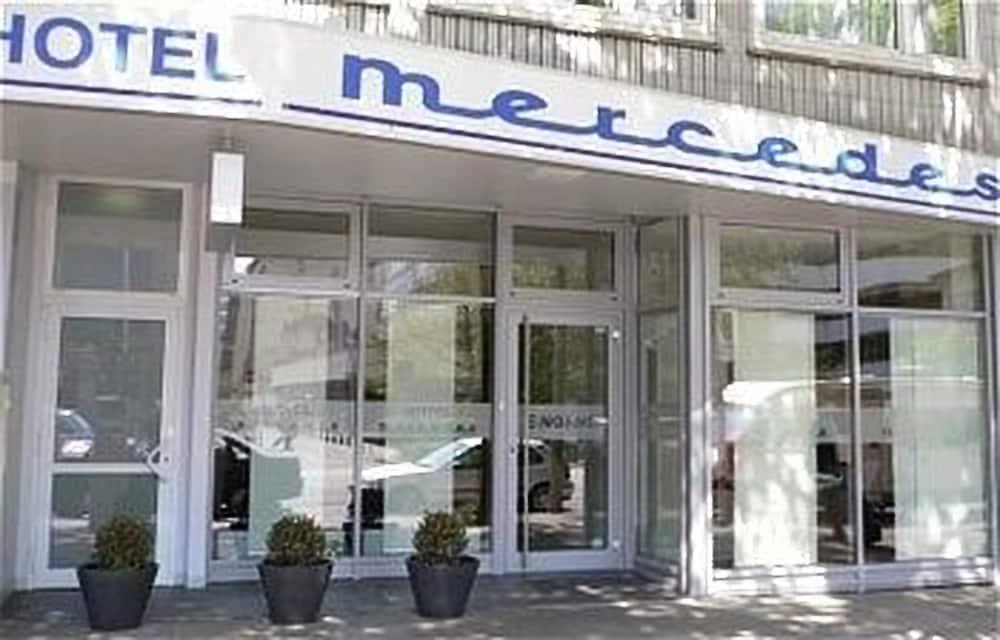 Hotel Mercedes/Centrum Hamburg Bagian luar foto